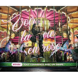 Tinder, affiche originale « Voir la vie en rose »