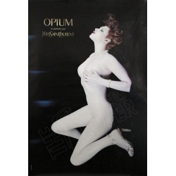 Opium le parfum par YSL - Femme nue allongée