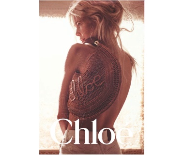 Affiche originale Claudia Schiffer pour Chloé, "Claudia avec sac en osier"