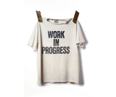 Affiche originale par Josué Thomas, visuel "WORK IN PROGRESS"