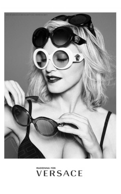 Madonna, égérie de Versace pour la collection Eyewear 2015